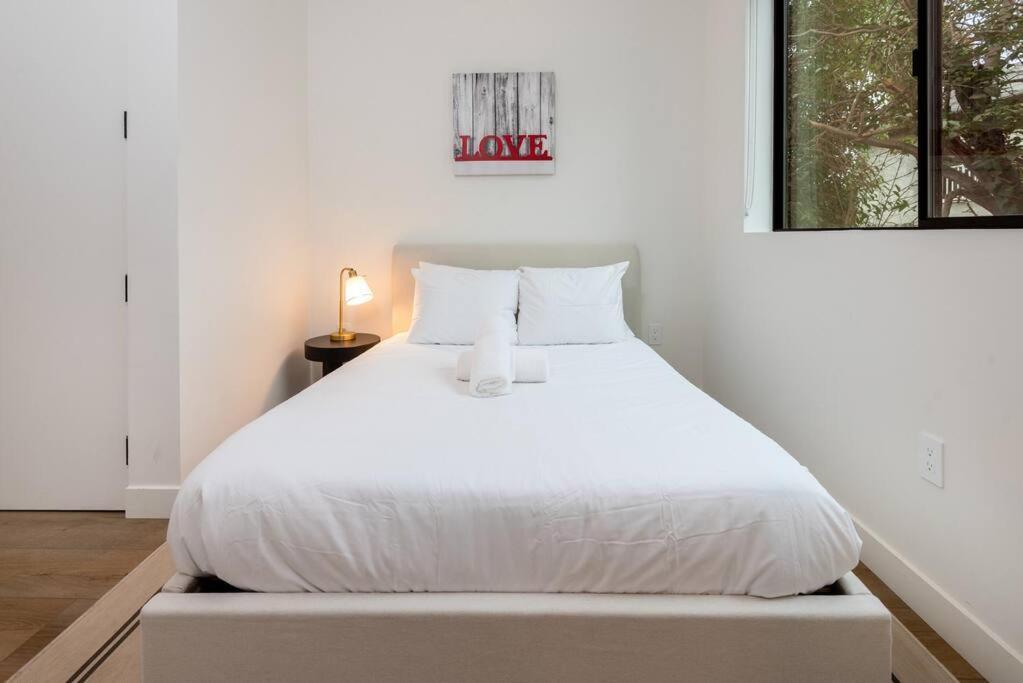 Westlake Luxury 3br With Free Parking & Bbq Ferienhaus *