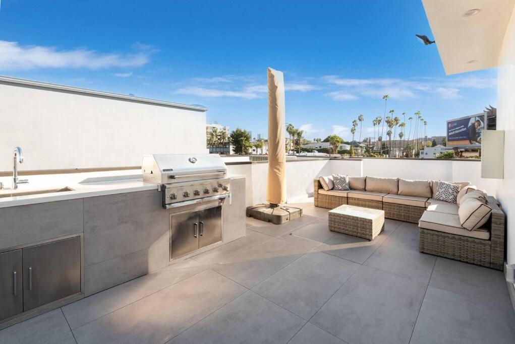 Westlake Luxury 3br With Free Parking & Bbq * Los Angeles