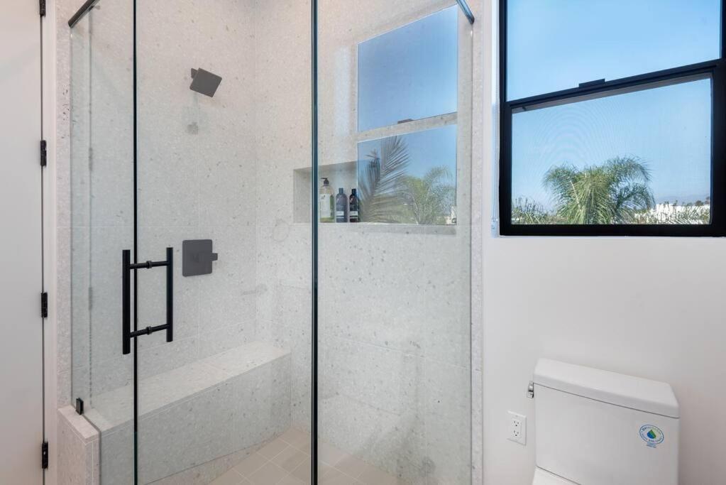 Westlake Luxury 3br With Free Parking & Bbq