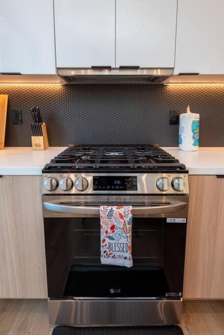 Westlake Luxury 3br With Free Parking & Bbq Ferienhaus *