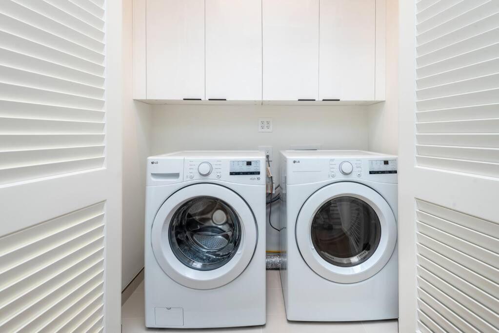 Westlake Luxury 3br With Free Parking & Bbq * Los Angeles